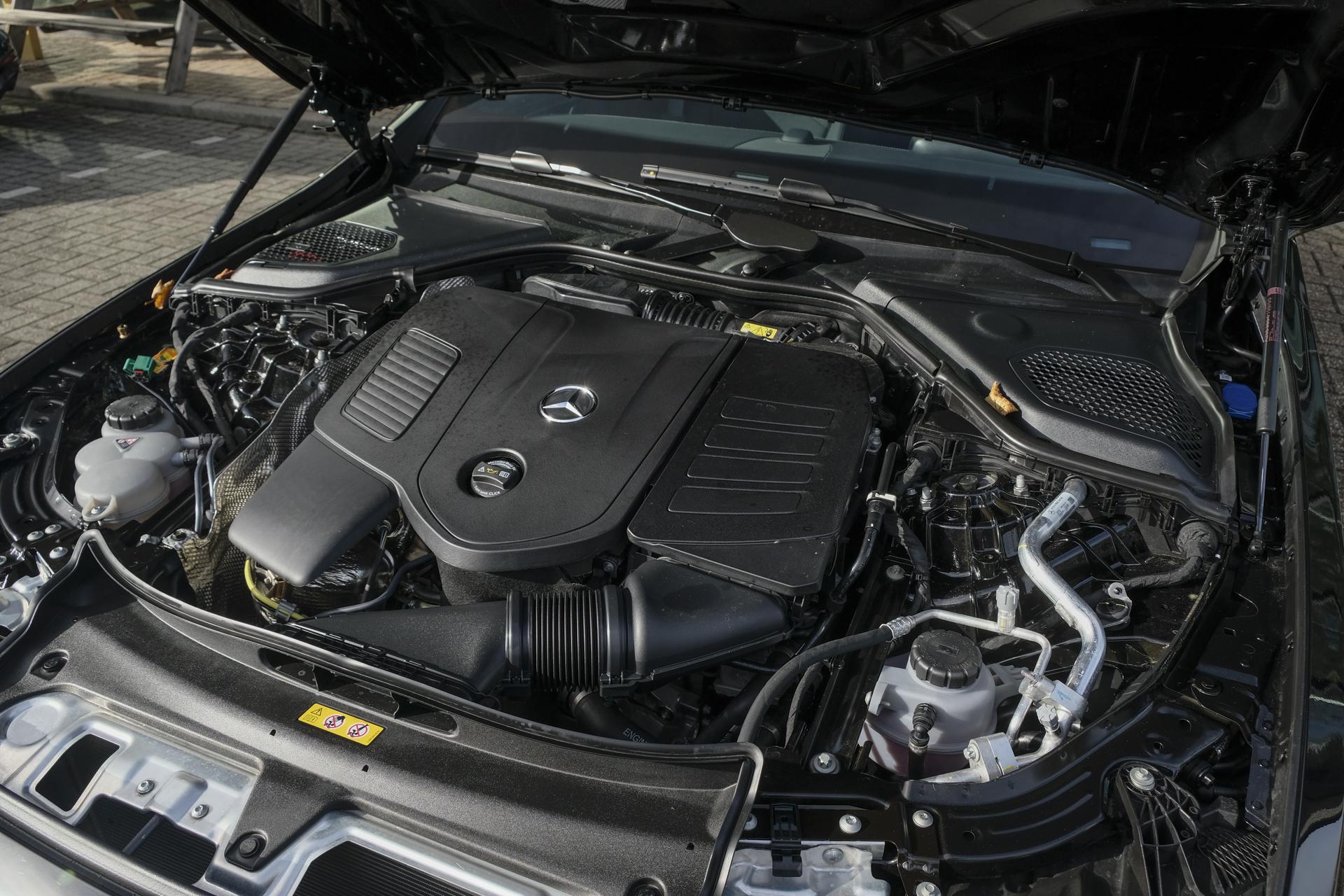 Mercedes-Benz E-Klasse E300e AMG 313pk Hybrid 47538944-27.jpg | SVautos