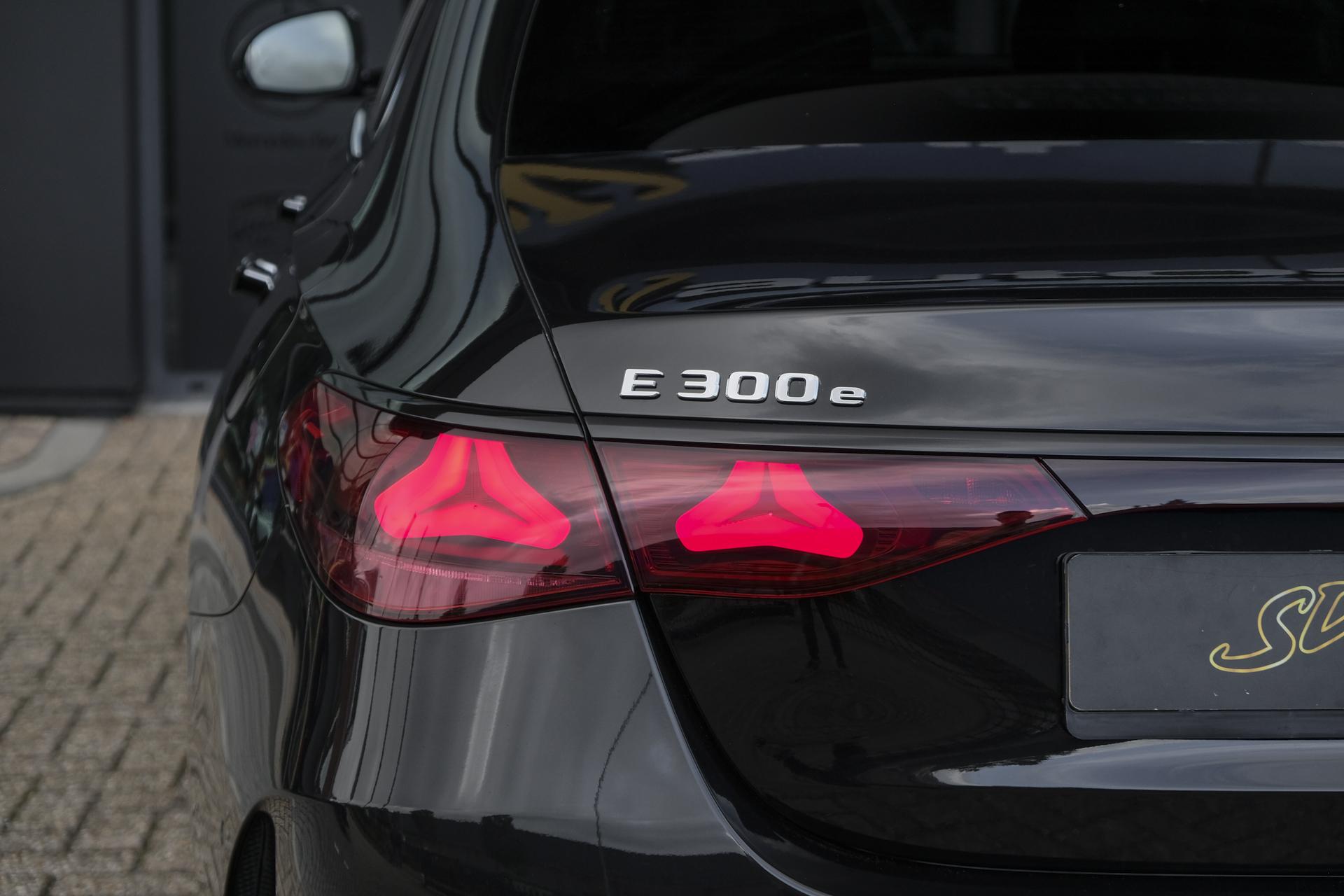 Mercedes-Benz E-Klasse E300e AMG 313pk Hybrid 47538944-35.jpg | SVautos