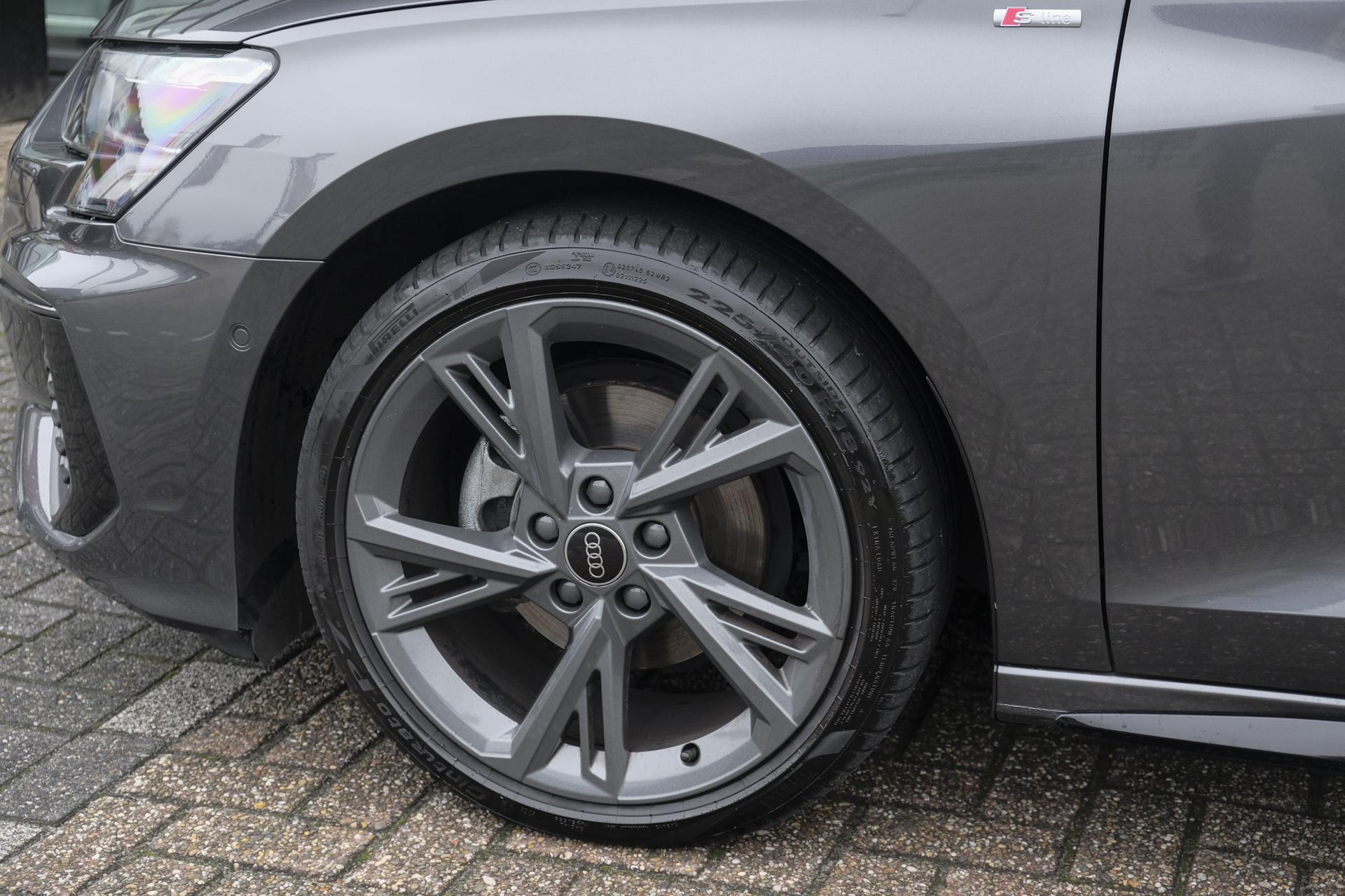 Audi A3 Sportback 30 TFSI 110pk S-line 48749184-26.jpg | SVautos