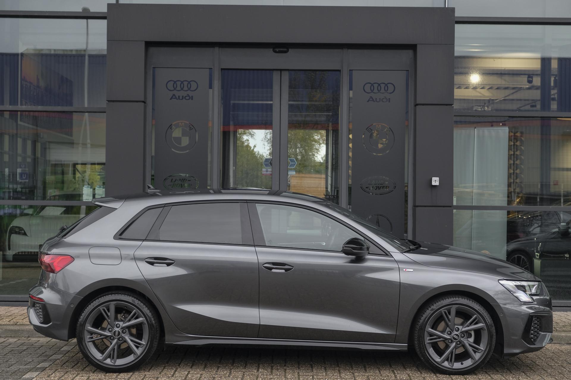 Audi A3 Sportback 30 TFSI 110pk S-line 48749184-5.jpg | SVautos