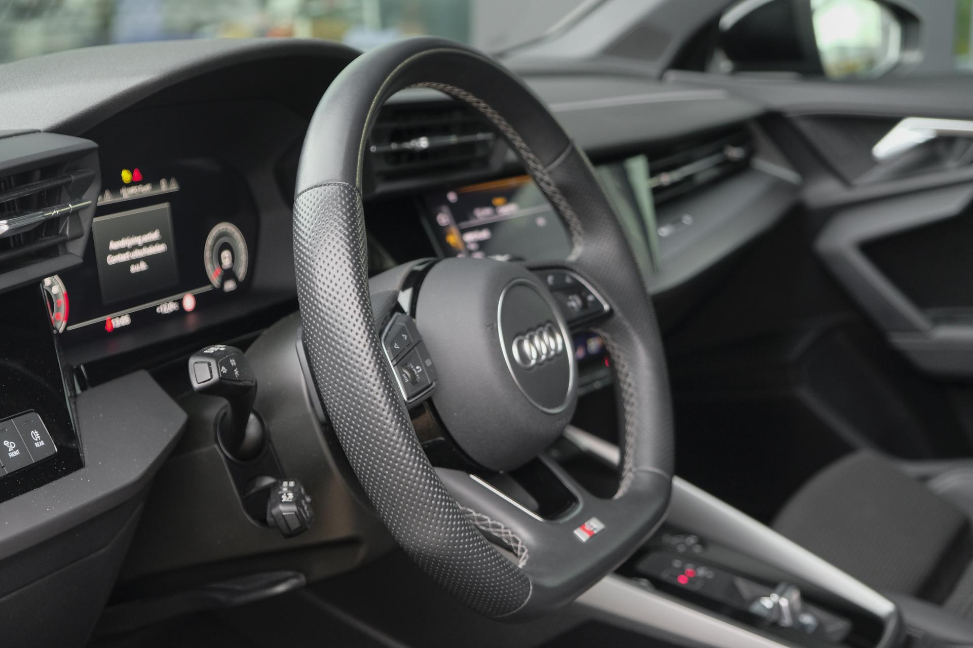 Audi A3 Sportback 30 TFSI 110pk S-line 48749184-7.jpg | SVautos